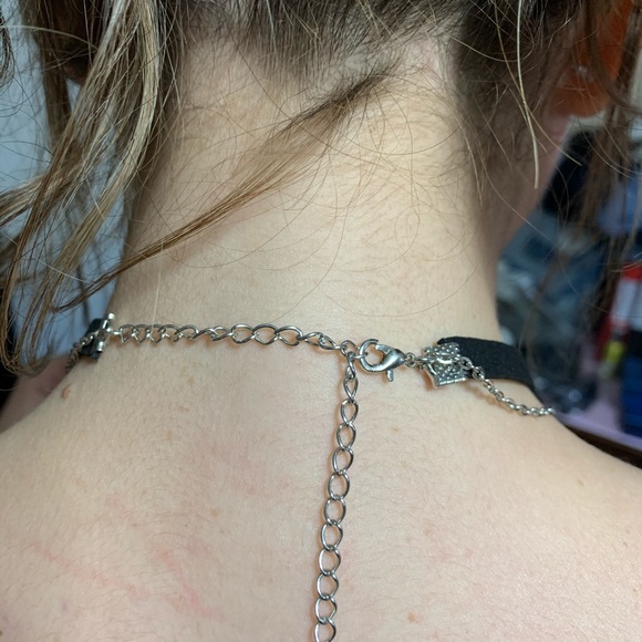 Velvet Choker Necklace - Picture 5 of 5